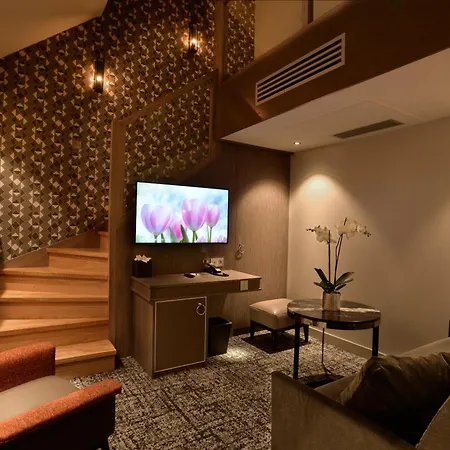 La Lanterne & By Timhotel Hotel 4*