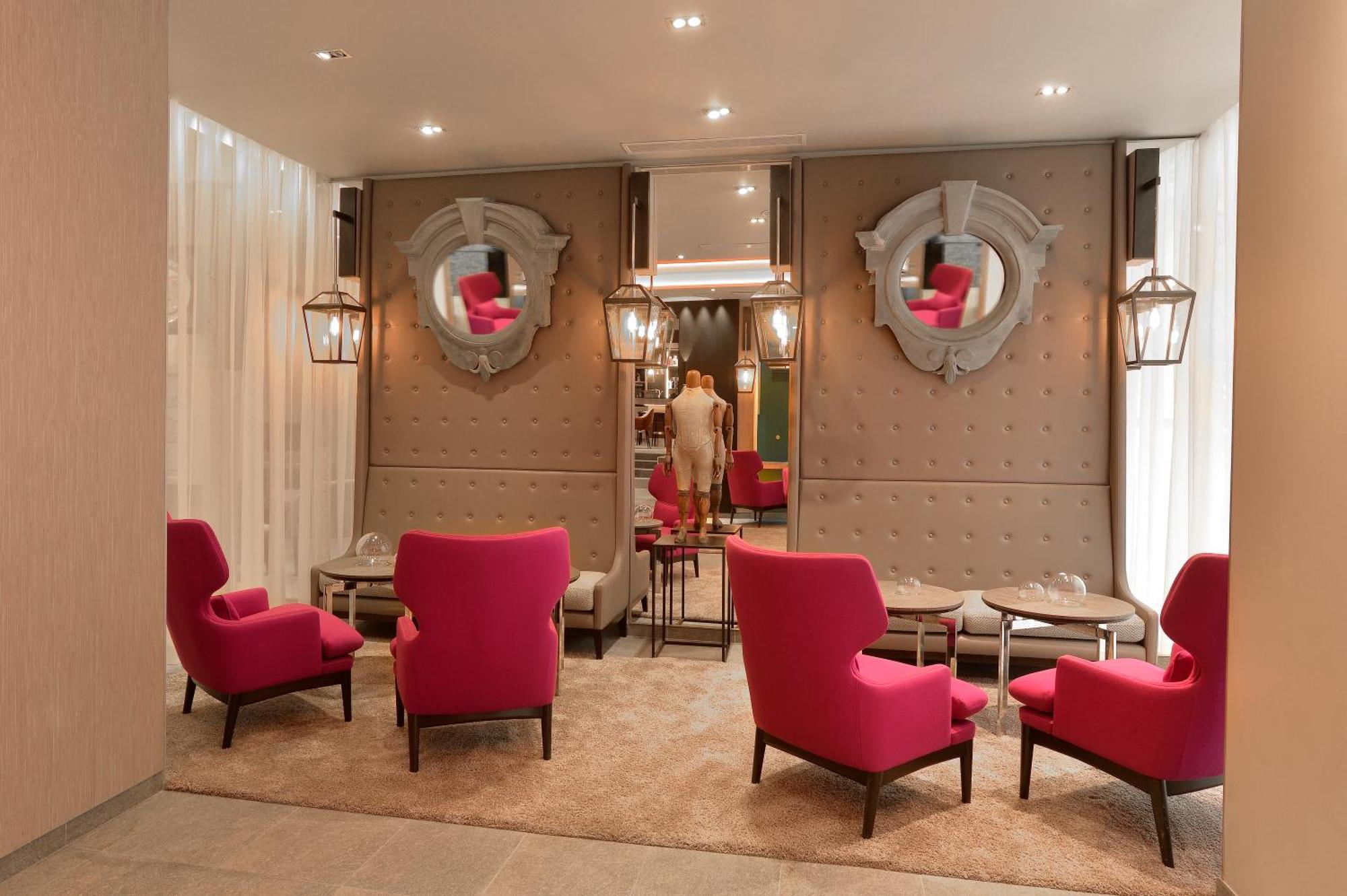 Hotel La Lanterne & By Timhotel 4*