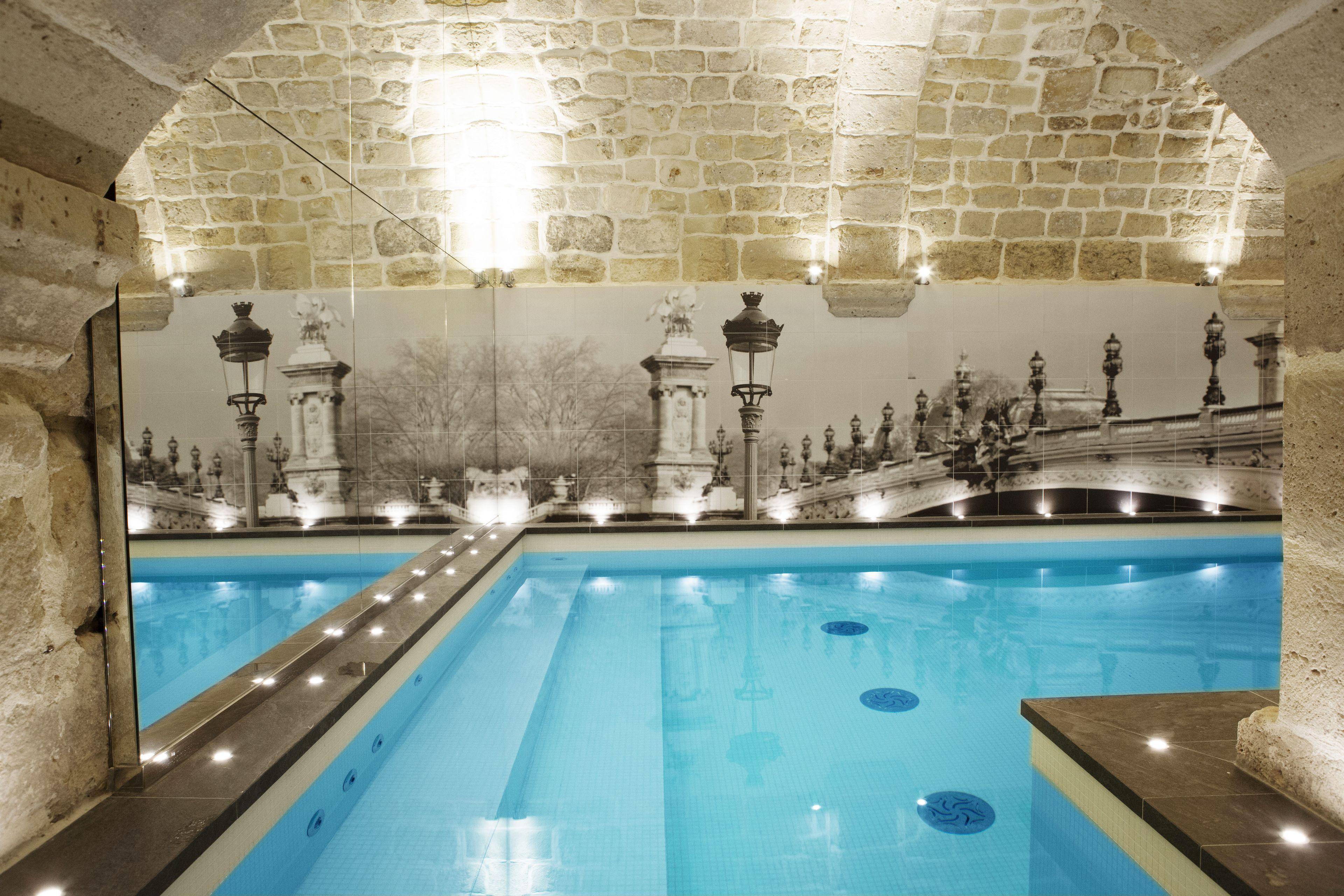Hotel La Lanterne & By Timhotel 4*