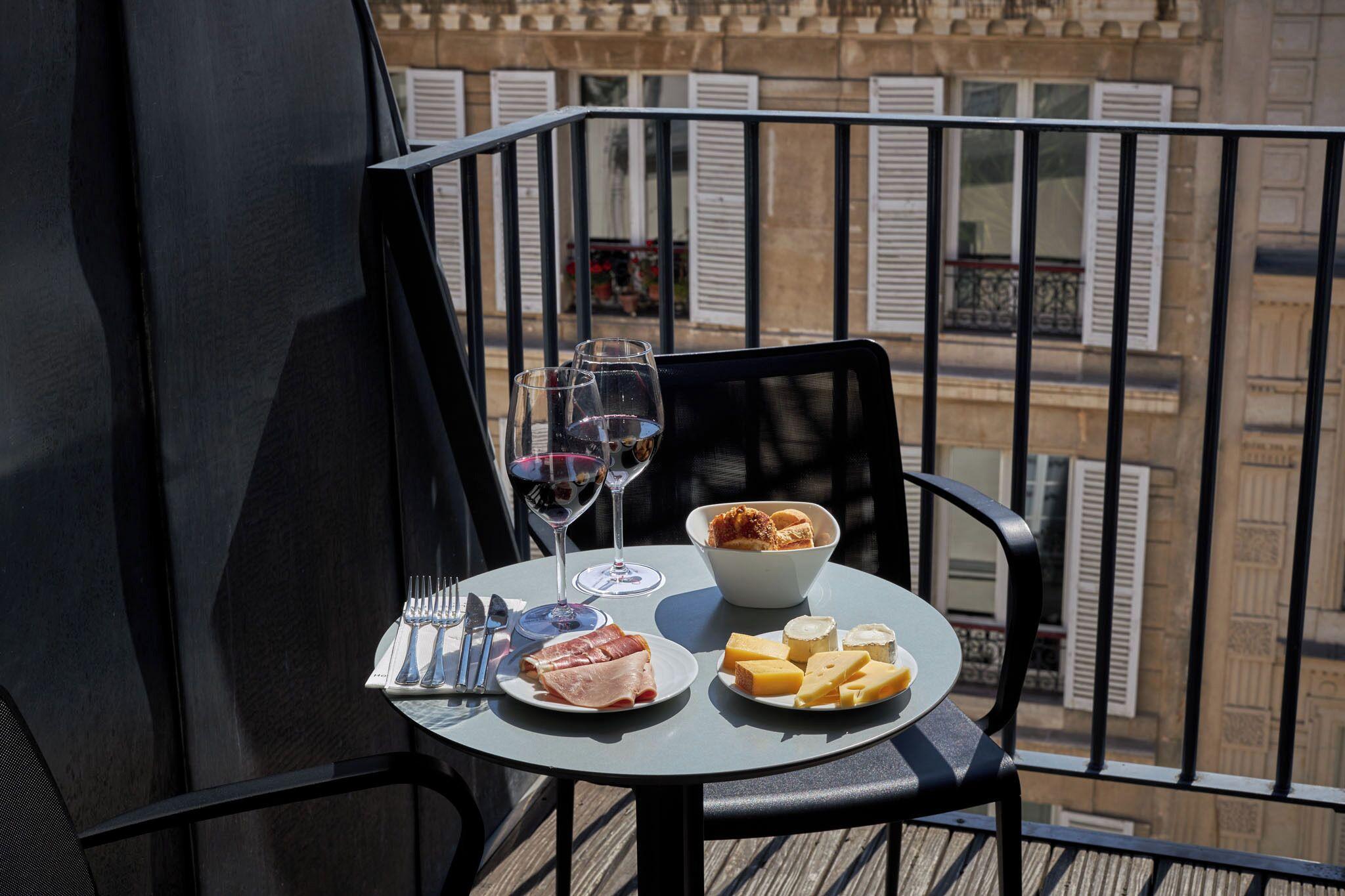 La Lanterne & By Timhotel Hotel